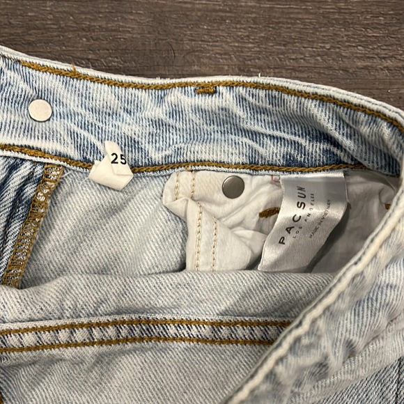 PacSun Distressed Ripped Mom Jeans - Picture 5 of 6